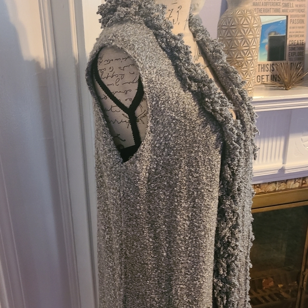 HP🔥🔥Gorgeous Grey Fuzzy Sweater vest/cardigan NWOT - Picture 9 of 16